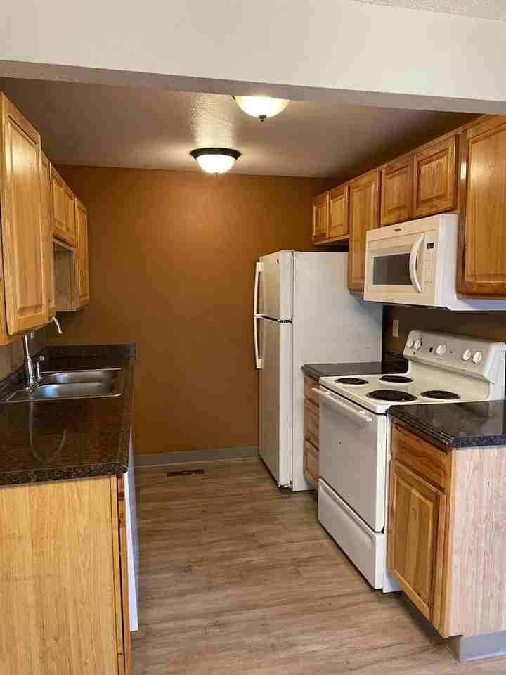 360 E Dogwood Ave - Photo 3 of 4