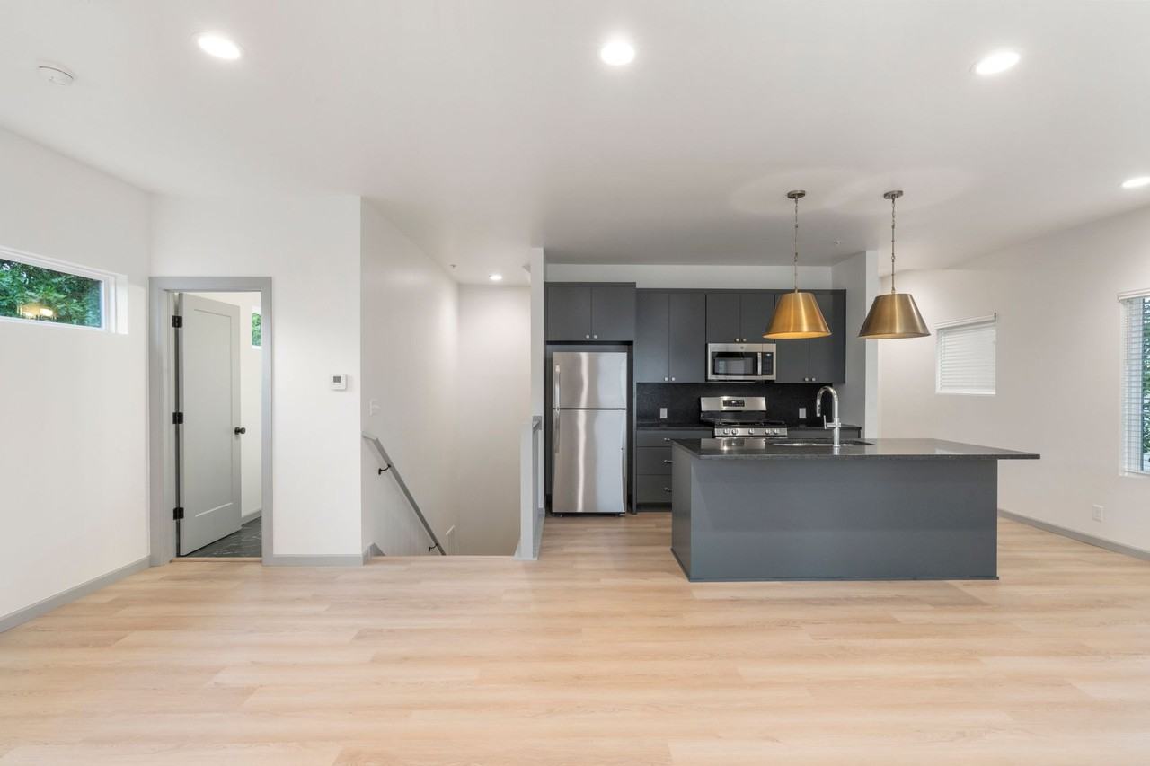 Quaker Condos - Photo 3 of 21