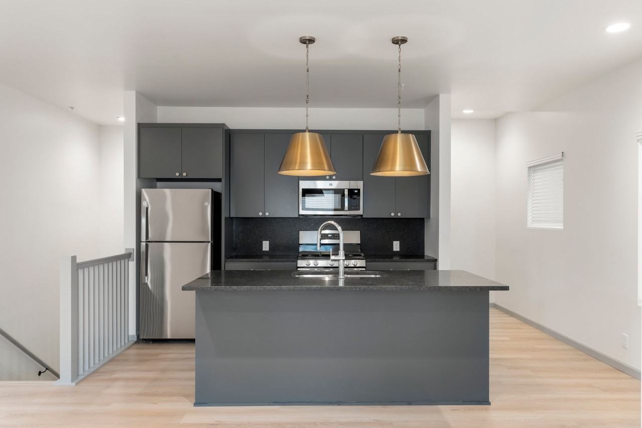 Quaker Condos - Photo 5 of 21