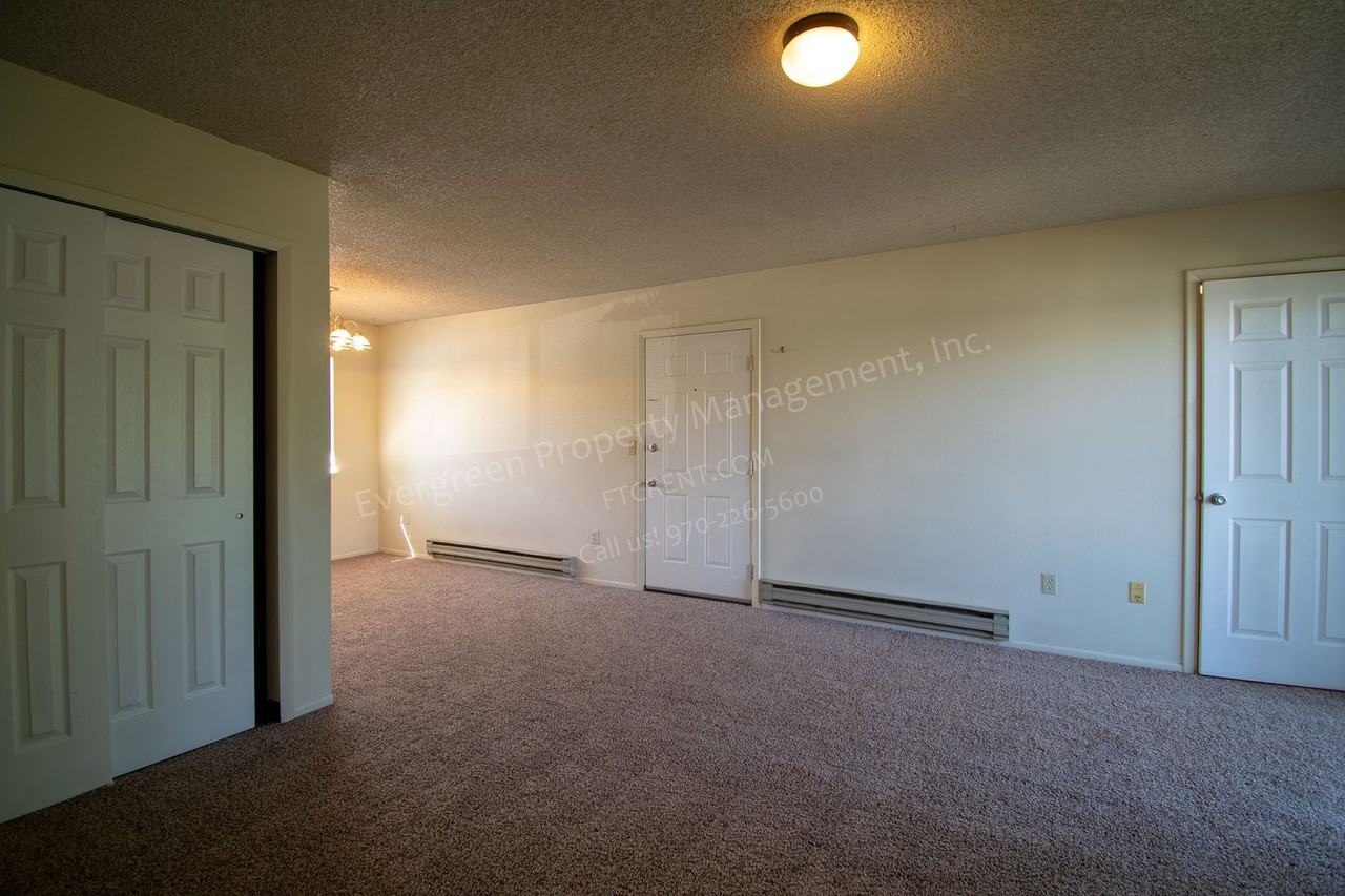 3950 Manhattan Ave - Photo 7 of 29