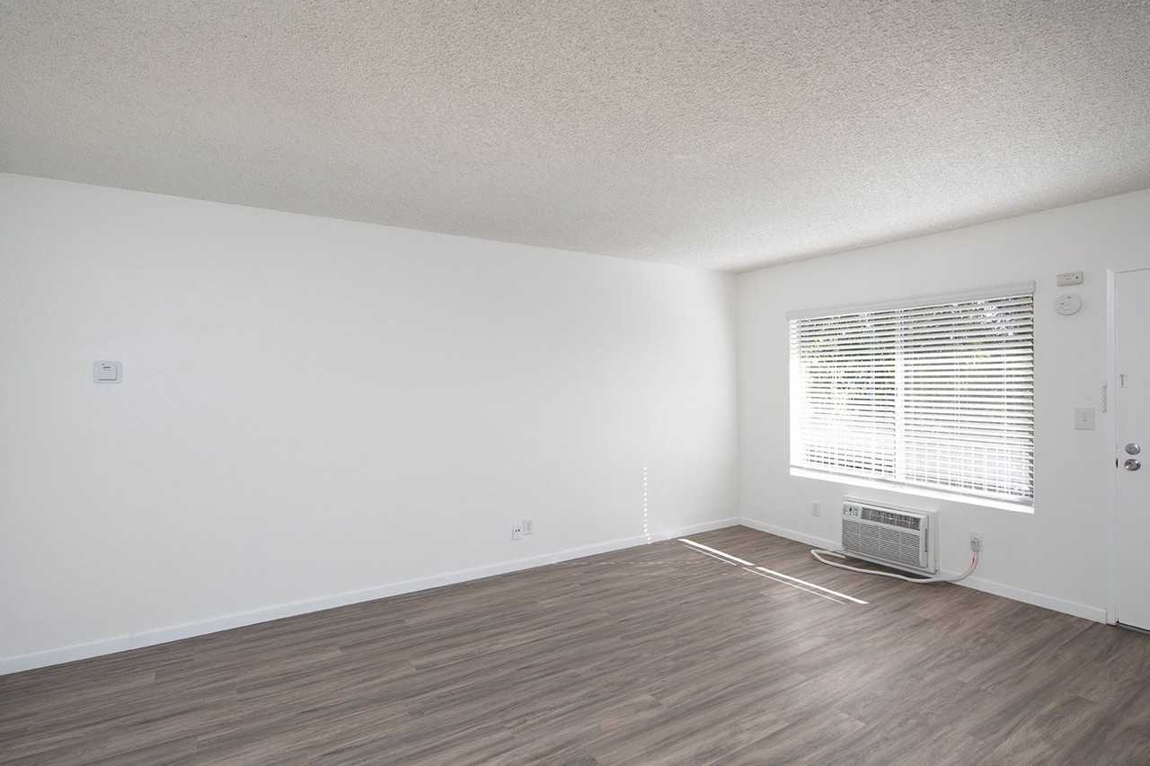 3706 Georgia St - Photo 3 of 11