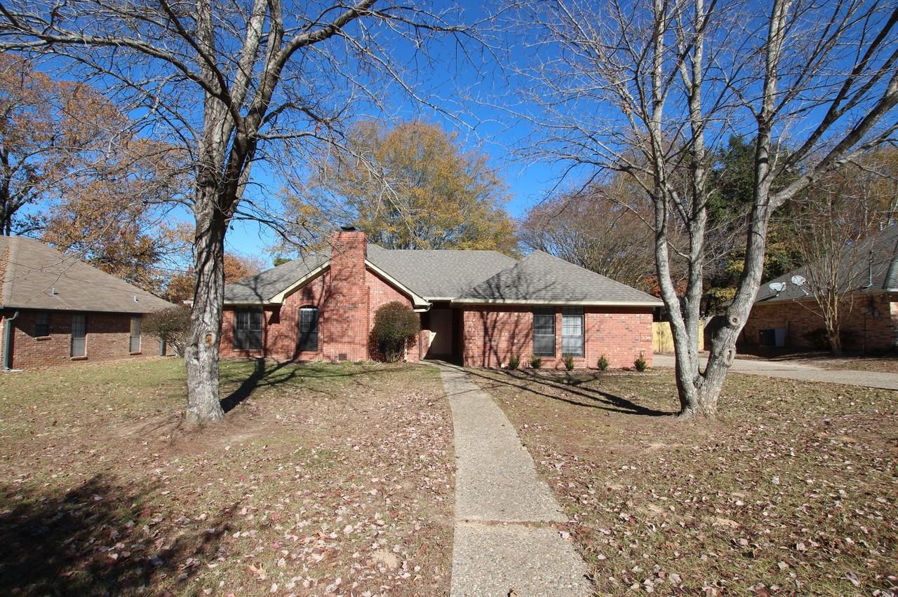 3104 Masters Cir - Photo 2 of 32