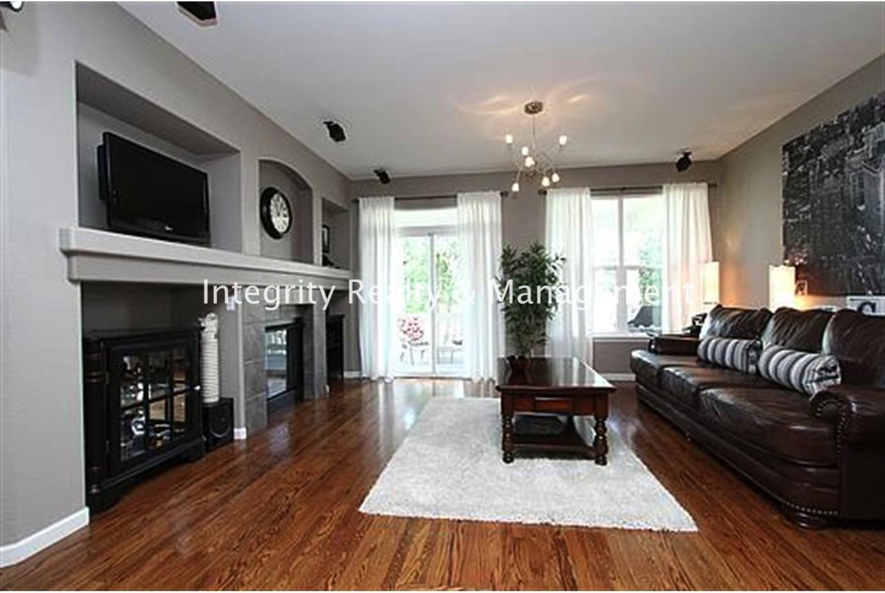 3367 Fantasy Place - Photo 5 of 26