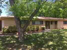 featured image of 105 E Lynnwood Ln