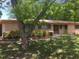 105 E Lynnwood Ln - Photo 1 of 1