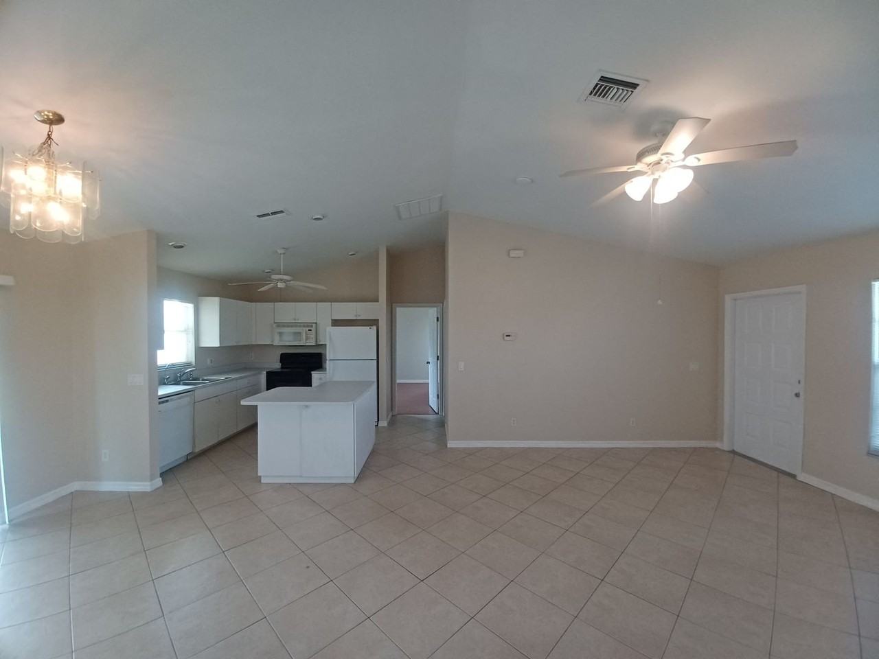 17 Ne 16th Pl - Photo 5 of 15