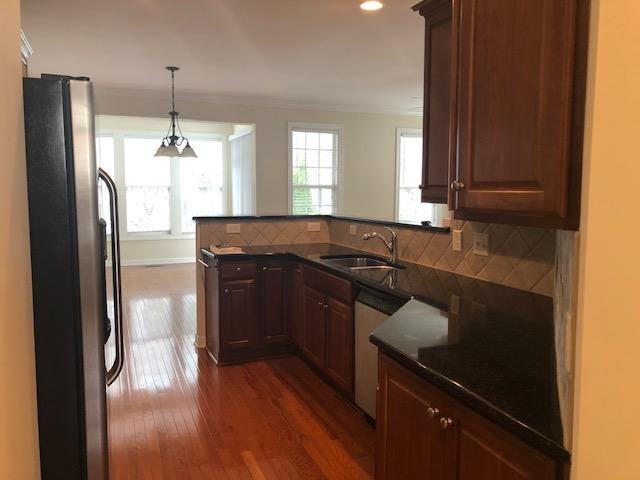 3513 Edgemont Dr - Photo 4 of 21