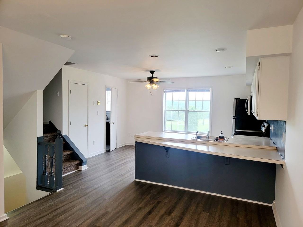 171 Victoria Arms Cir - Photo 2 of 12