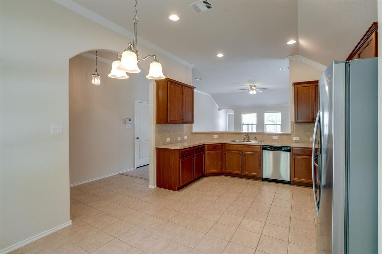 3012 Dusty Chisolm Trl - Photo 6 of 20