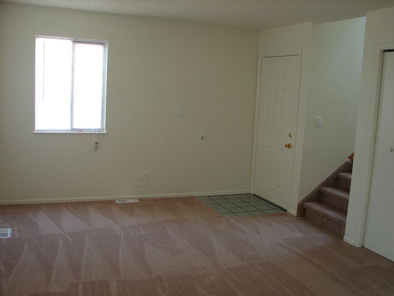 304 Challenger Pl - Photo 3 of 20