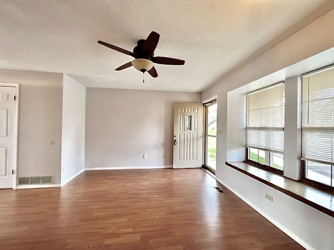 6712 Mountain Top Ln - Photo 3 of 42