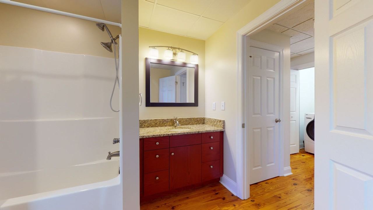 236B Chatham St - Photo 3 of 49