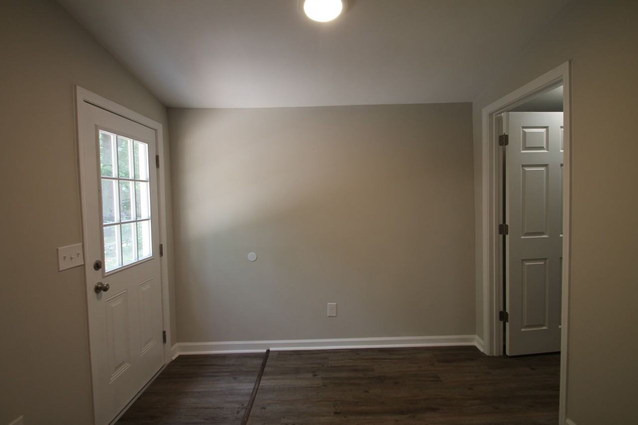 741 Green St - Photo 5 of 13