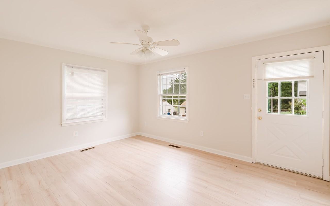 2706 Marlin Dr - Photo 2 of 13