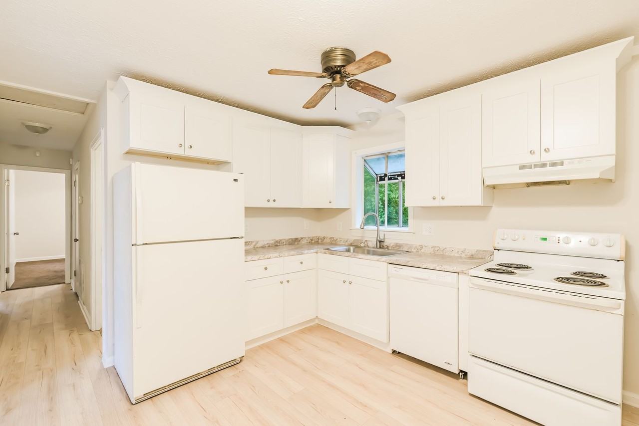 2706 Marlin Dr - Photo 4 of 13
