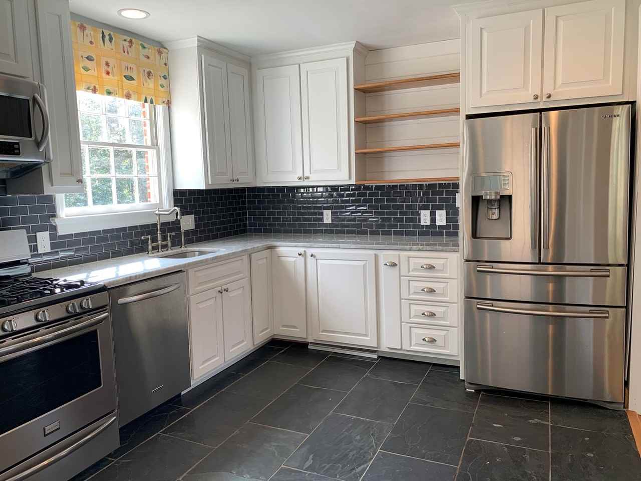 3017 Mayview Rd - Photo 5 of 17