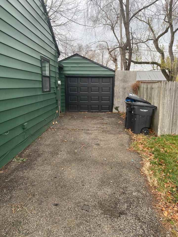 2922 Underwood St - Photo 2 of 9