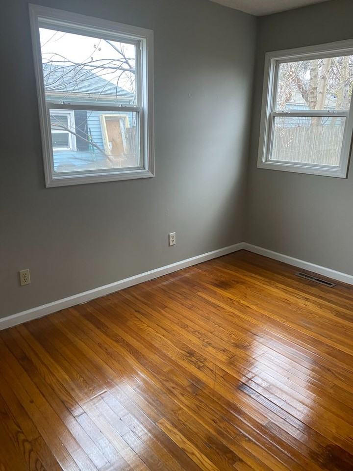 2922 Underwood St - Photo 7 of 9