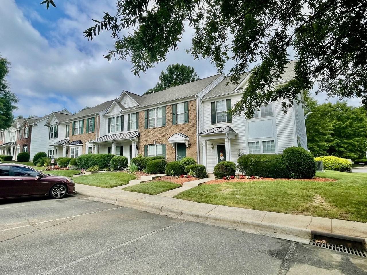 5308 Jocelyn Ln - Photo 2 of 7