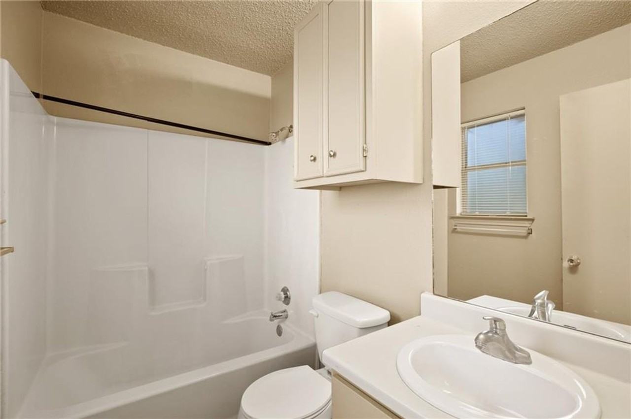 2044 Redwing Way - Photo 2 of 8