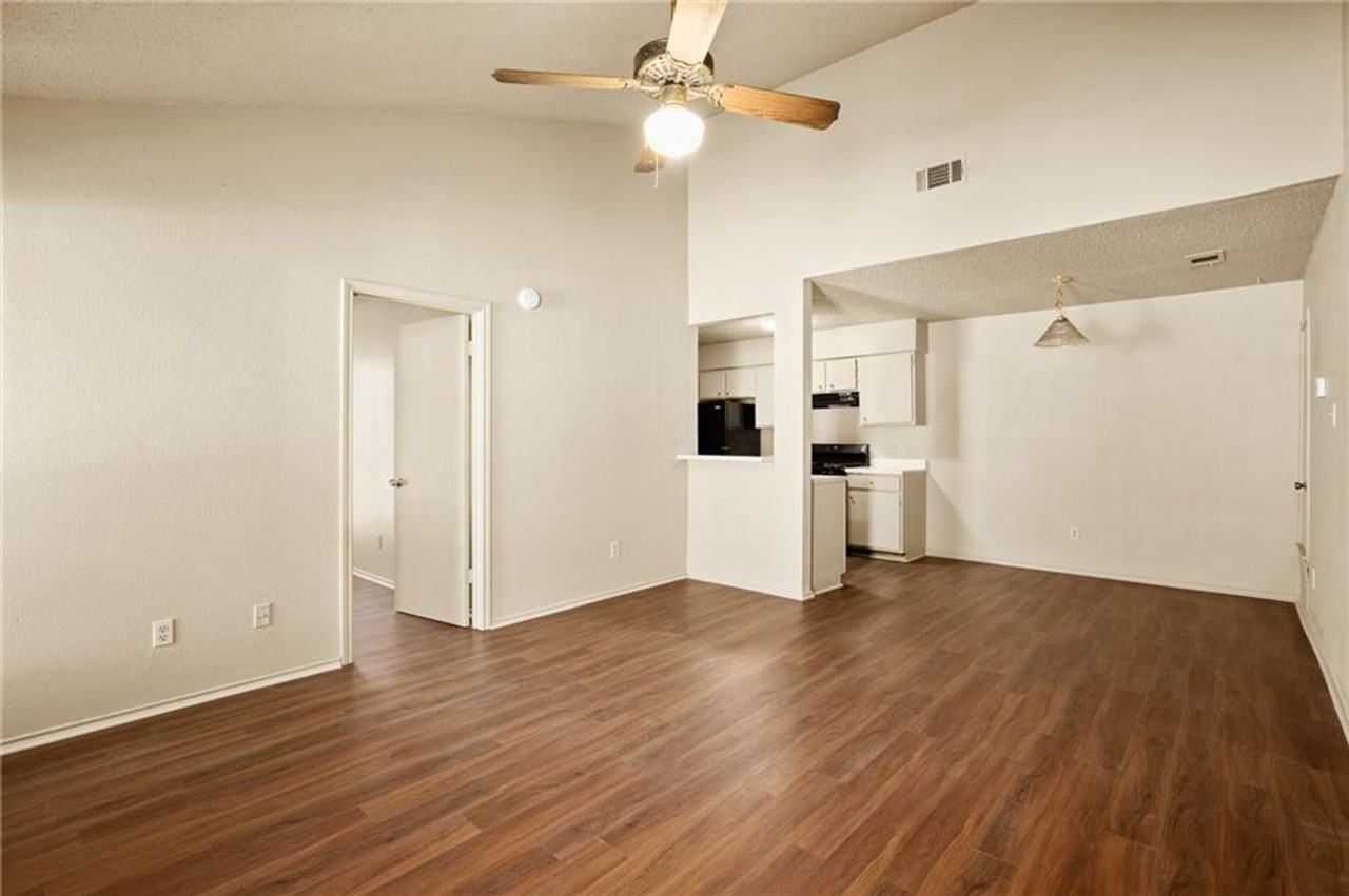 2044 Redwing Way - Photo 3 of 8