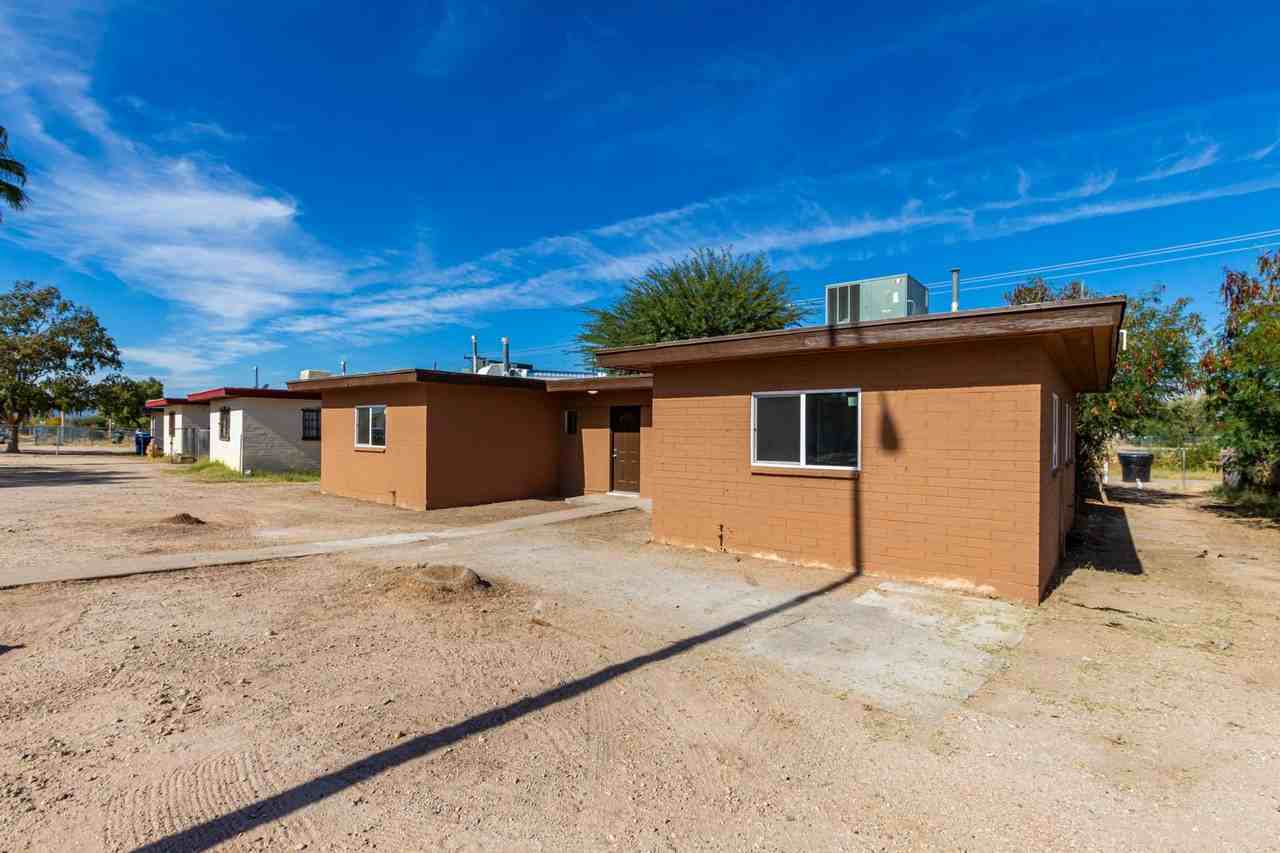 3043 E Proctor Vis - Photo 2 of 16
