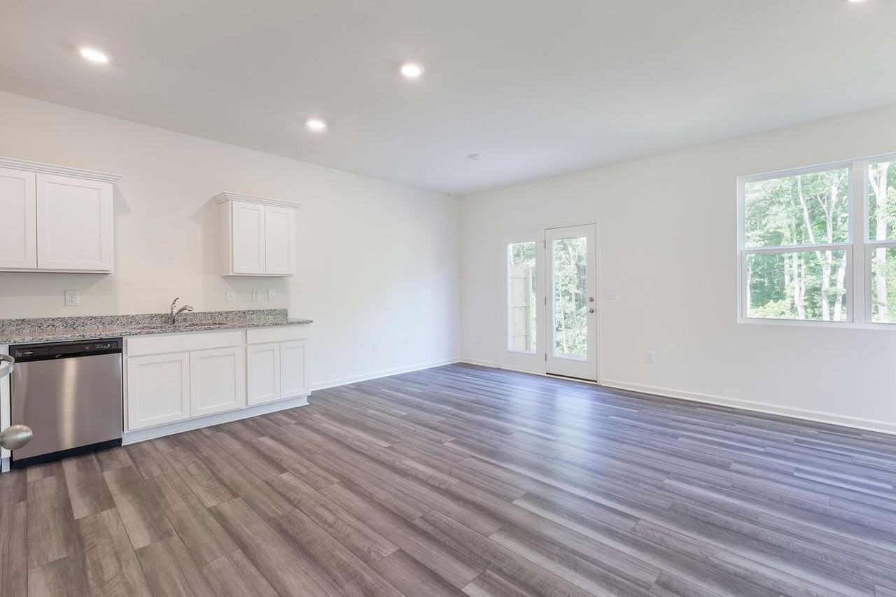 3529 Cardinal Dr Sw - Photo 4 of 22