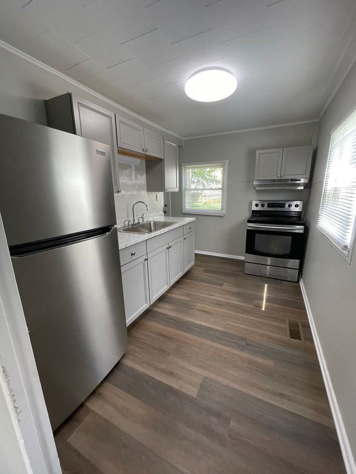 115 S 28th St - Photo 2 of 9