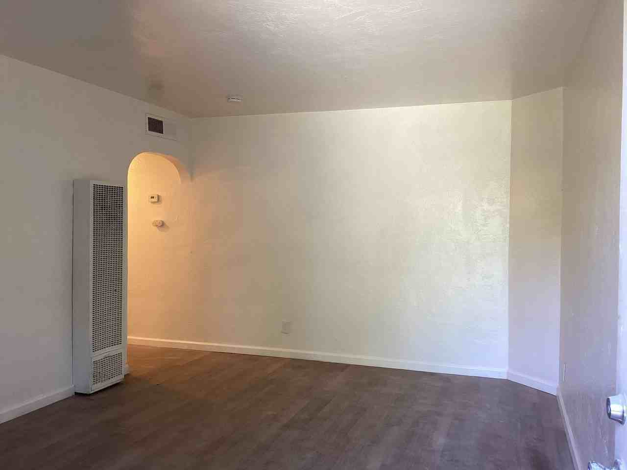 3456 East Clinton Avenue - Photo 3 of 24