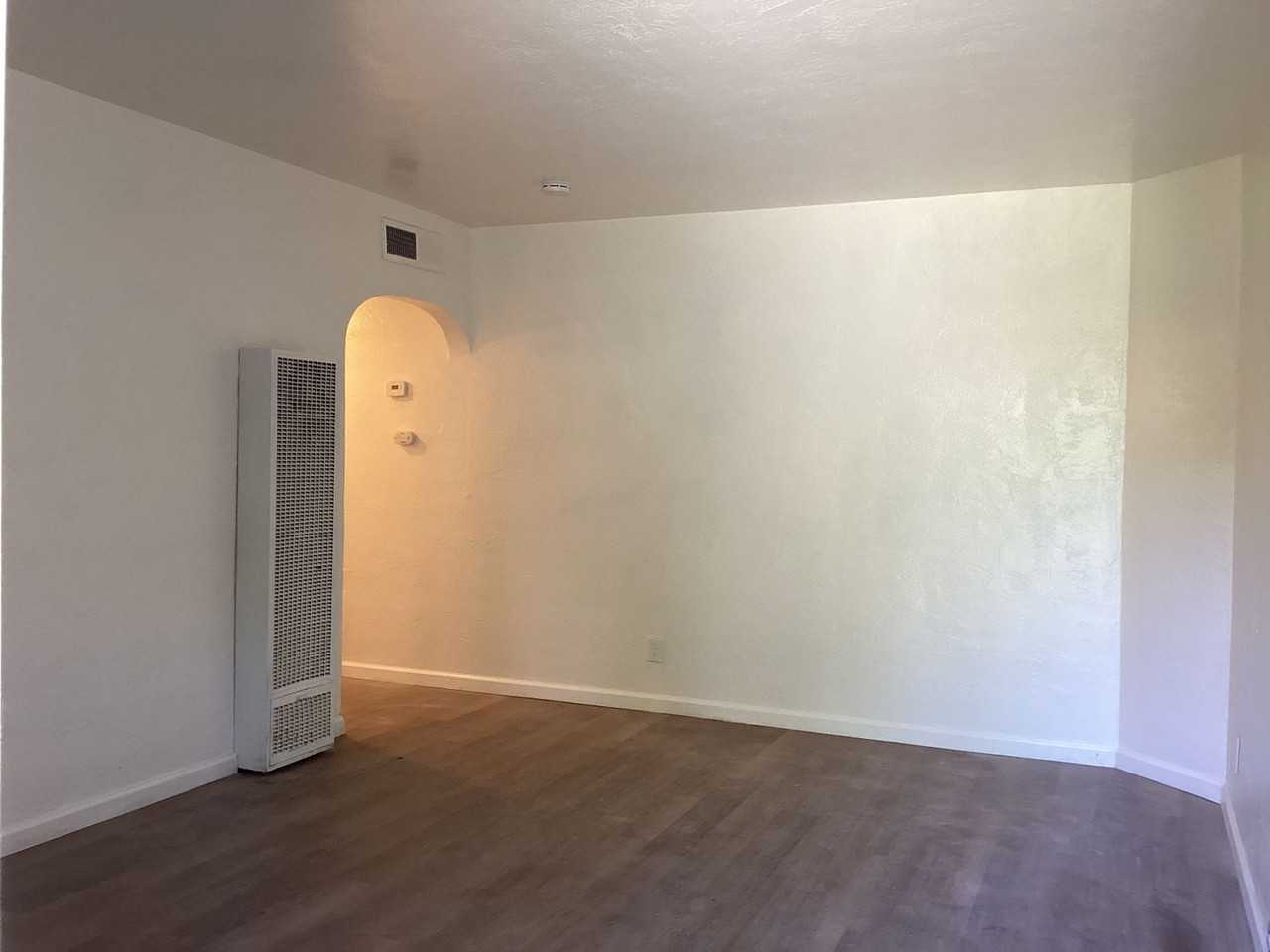 3456 East Clinton Avenue - Photo 6 of 24