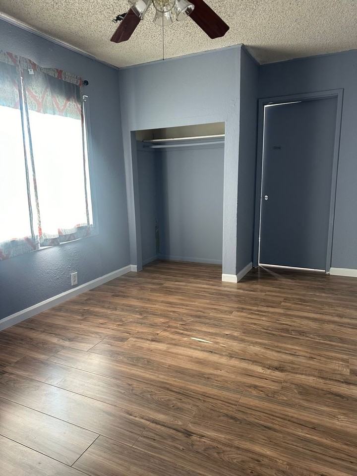 731 Vermont Avenue - Photo 3 of 15