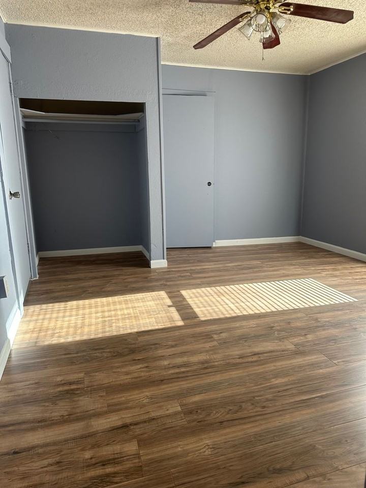 731 Vermont Avenue - Photo 5 of 15