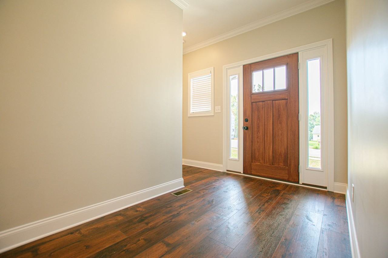 193 Sherlock Dr - Photo 2 of 26