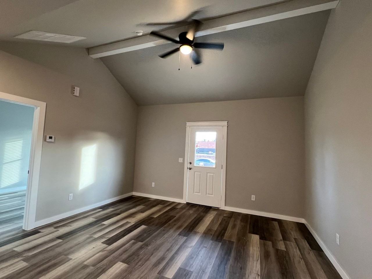1128 W Iowa Ave - Photo 6 of 12