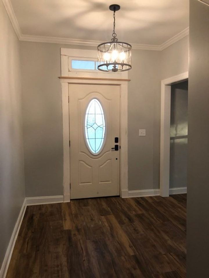 702 Charlotte St - Photo 3 of 17