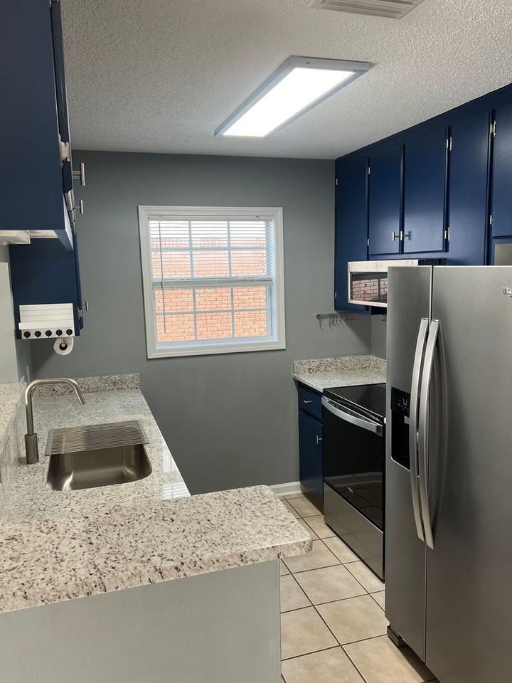107 S Springview Dr - Photo 2 of 28