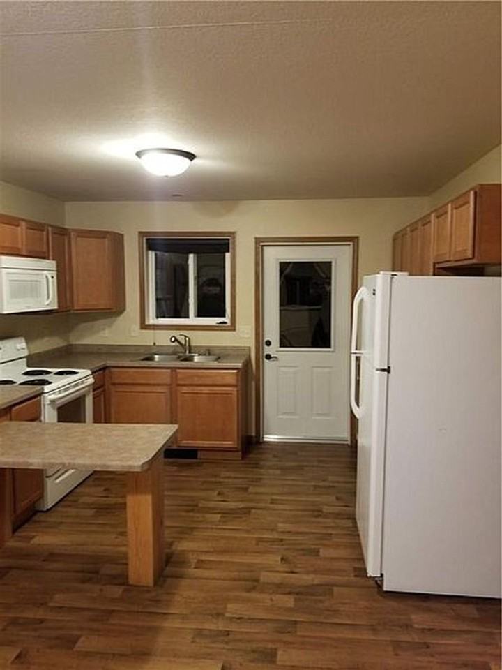5557-5559 Cyndi Court - Photo 5 of 21