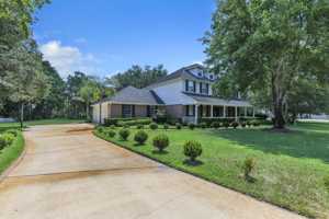 featured image of 1427 Mallard Landing Blvd