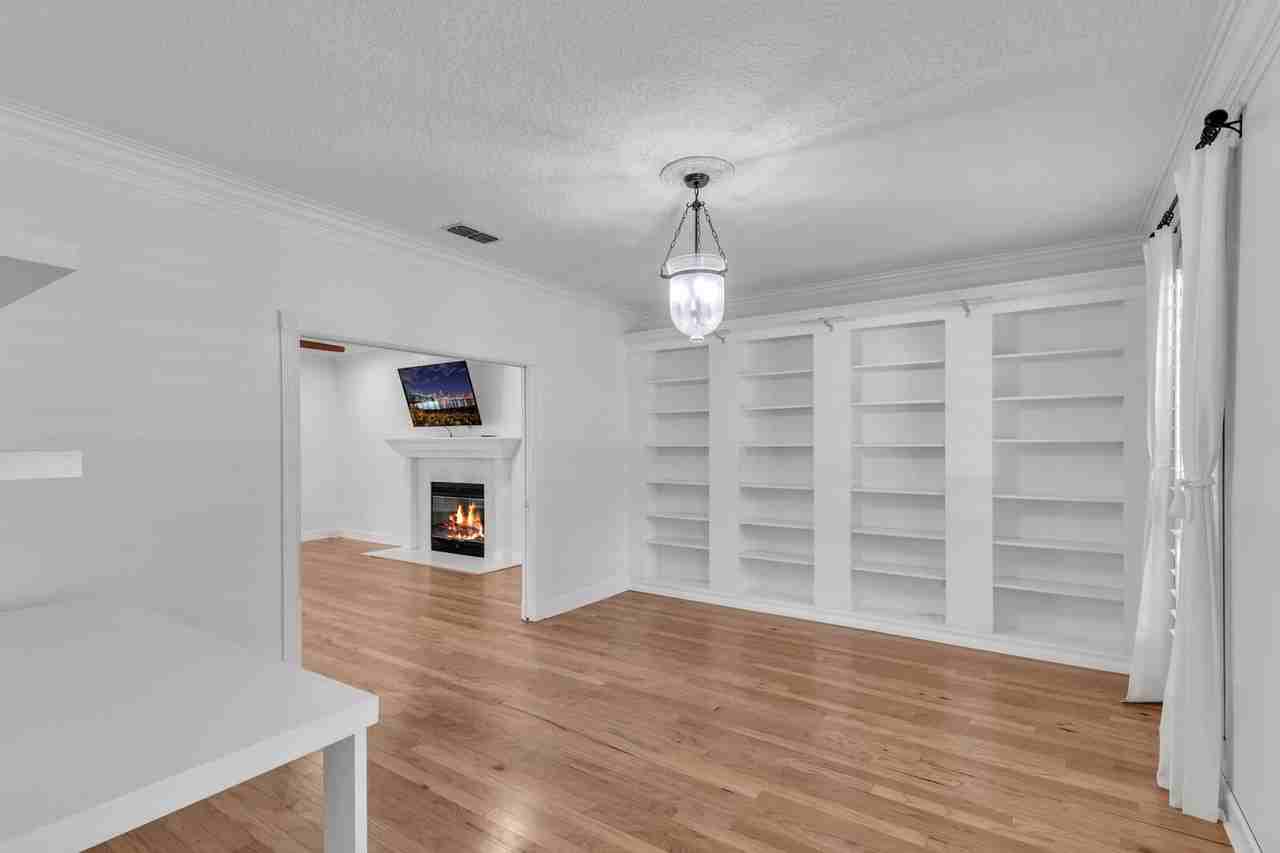 1427 Mallard Landing Blvd - Photo 5 of 37