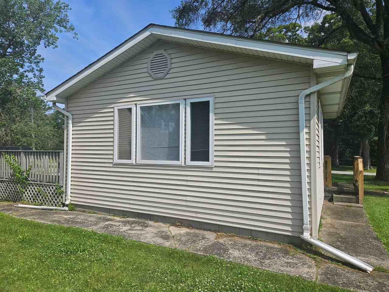 9100 Sheffield Ave - Photo 3 of 32