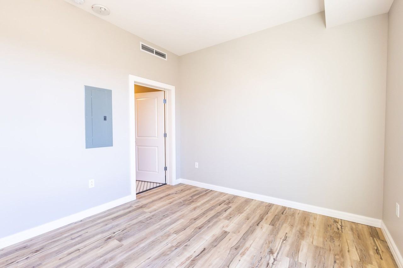 Peach and 5th West - Photo 4 of 26