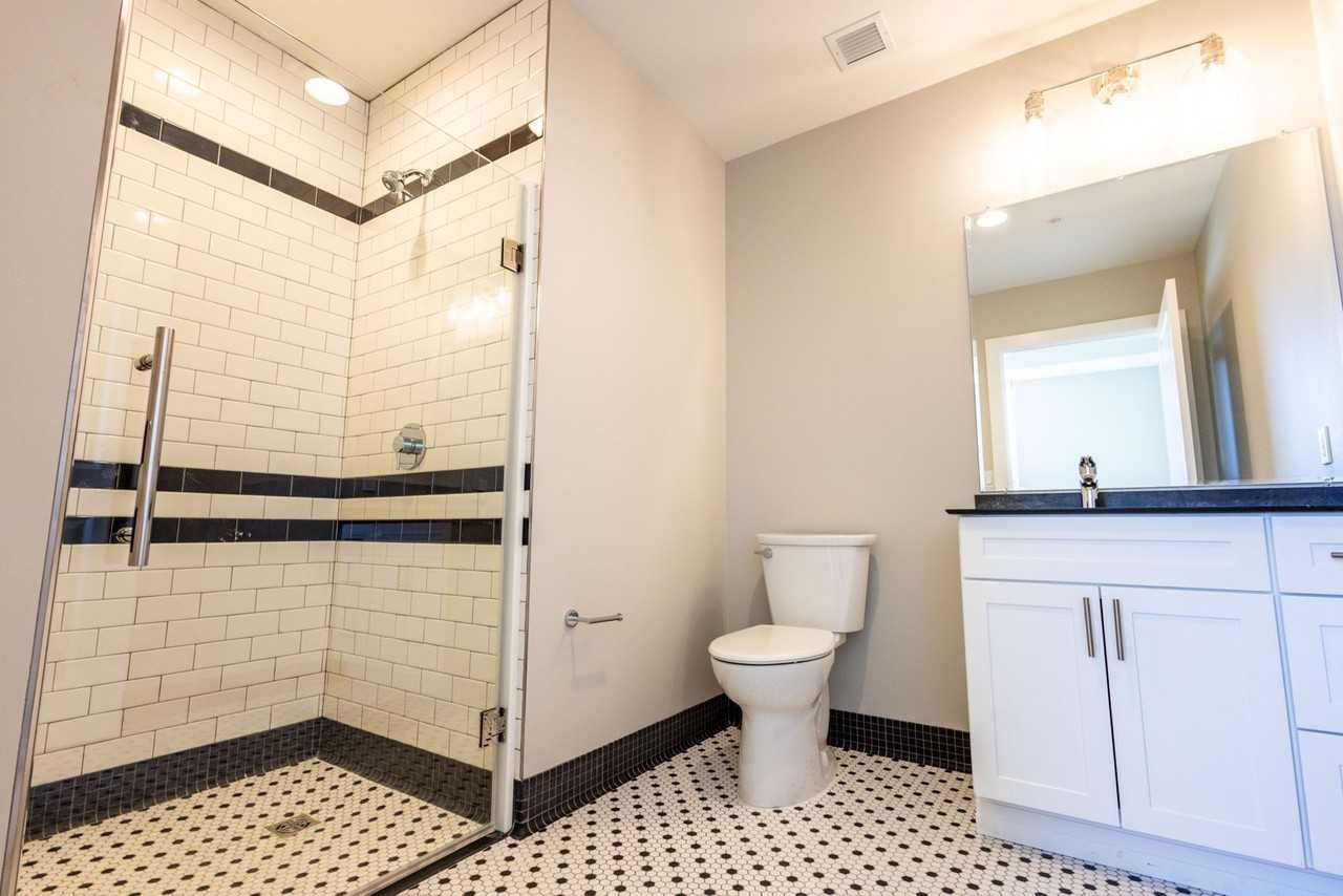 Peach and 5th West - Photo 6 of 26