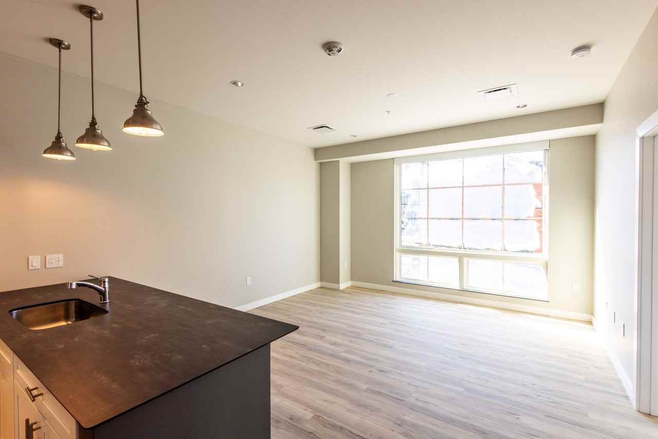 Peach and 5th West - Photo 4 of 10