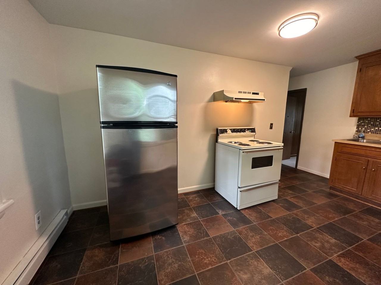 5758 Colonial Hwy Apt A - Photo 5 of 13