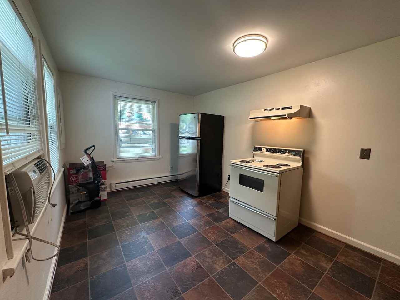 5758 Colonial Hwy Apt A - Photo 6 of 13