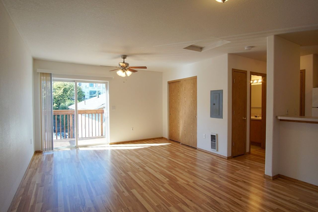 2891 Se Division St #2 - Photo 3 of 18
