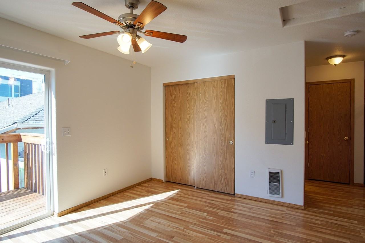 2891 Se Division St #2 - Photo 4 of 18