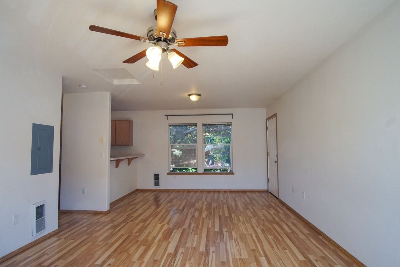 2891 Se Division St #2 - Photo 6 of 18