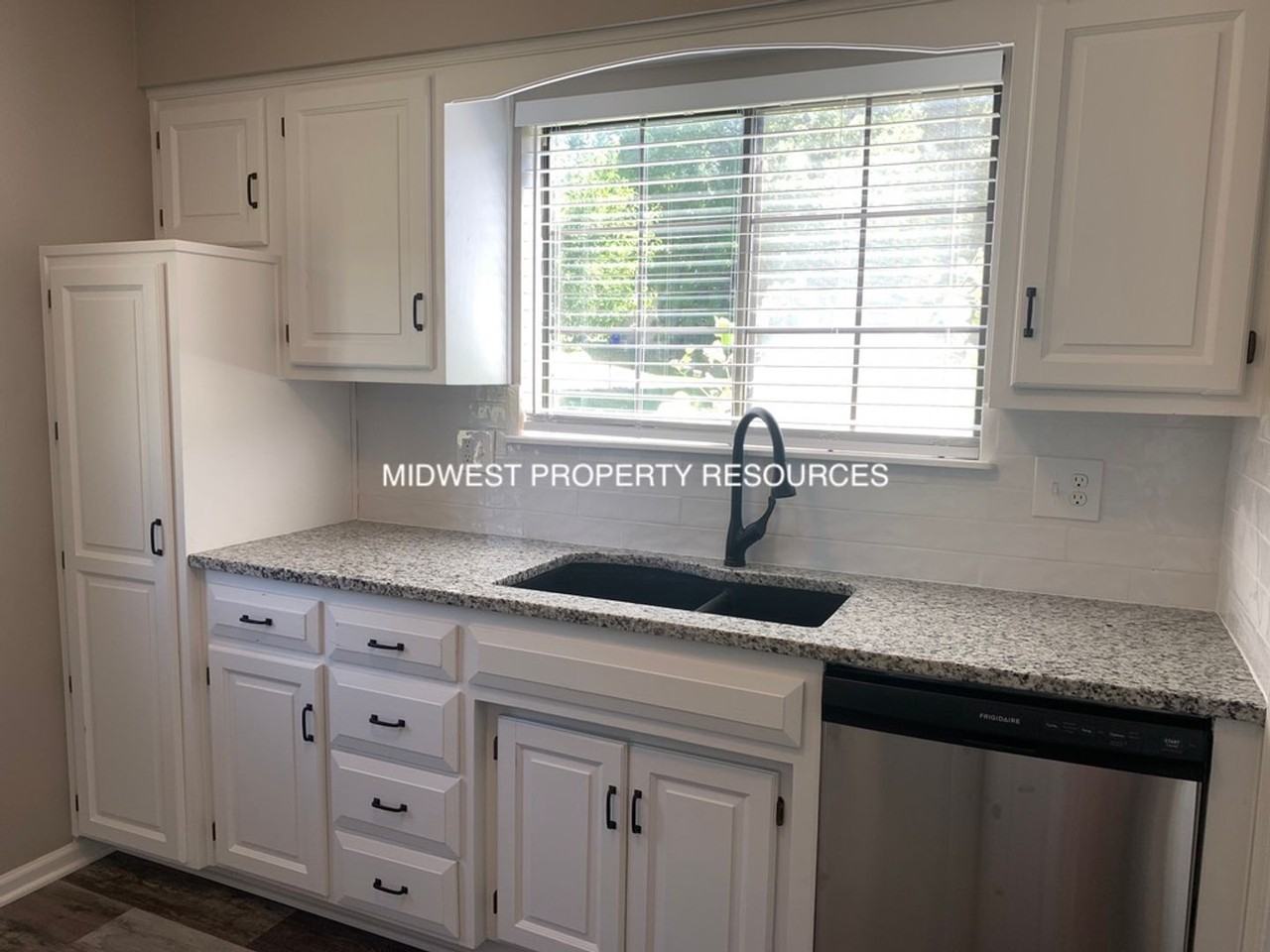 202 Nw Market Pl #B - Photo 3 of 21