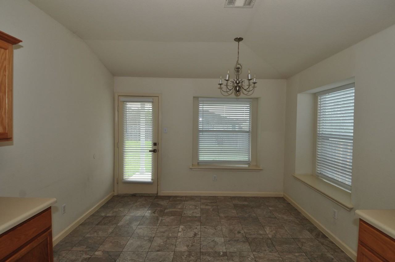 1409 Tea Leaf Dr - Photo 6 of 17